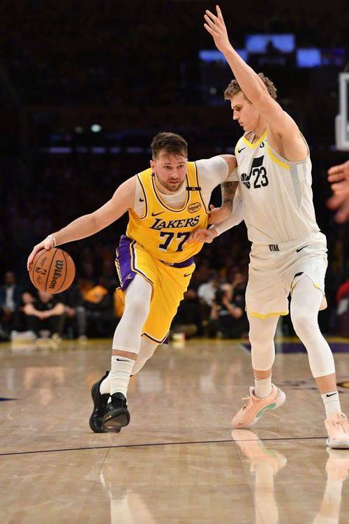 满分组合第2季！NBA官推晒詹姆斯&东契奇合拍新赛季定妆照