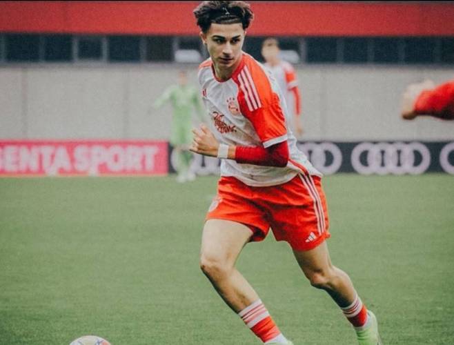 记者：拜仁不太可能与格雷罗续约，愿意让球员明夏自由身离队