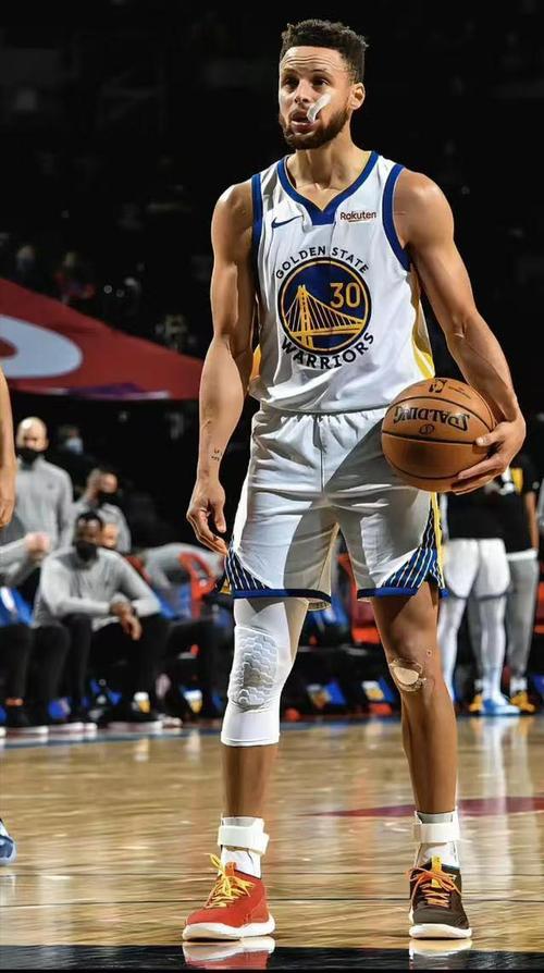 科尔：波姐更沉稳&投篮更自信 小库里没打对抗赛&先做高质量训练