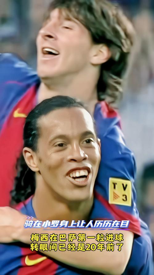 回忆满满！小罗晒巴萨时期与梅西、里杰卡尔德打网球照片