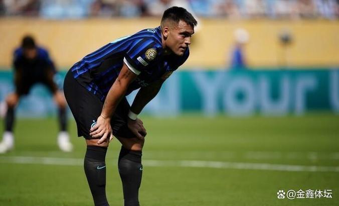 记者：尽管劳塔罗敷着冰袋，但球员伤势并不严重状态良好