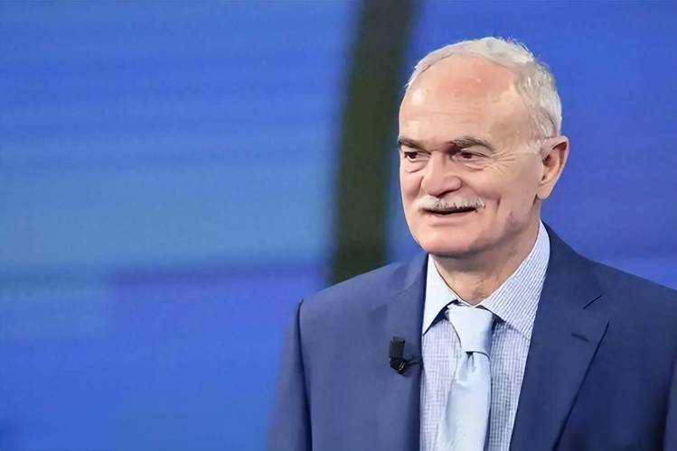 马佐拉谈米兰双雄：肯定希望国米在新球场获胜，但另一个队就……