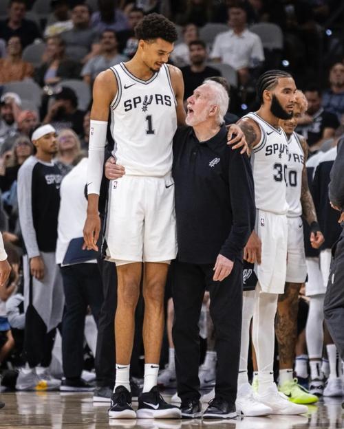 马刺新秀卡布：能跟波波维奇交流太酷了 而且他知道我的名字