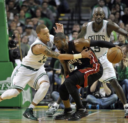 阿里纳斯谈詹姆斯&韦斯特“友妈门”：我甚至不知道这是真的假的