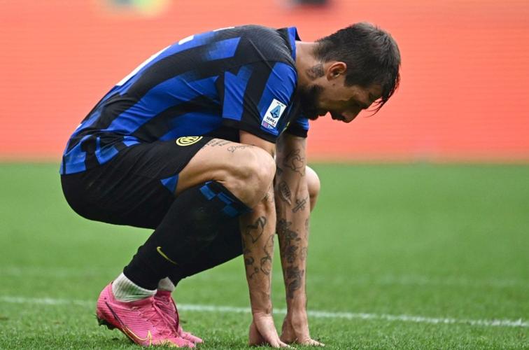 跟队记者：国米不打算跟姆希塔良、达米安、阿切尔比和德弗里续约