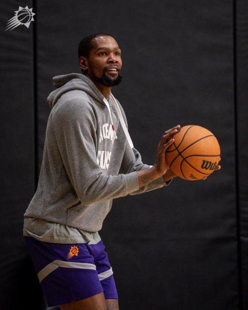 杜兰特回应“不是司机”：加油的是我 车子本身是我 推车的也是我