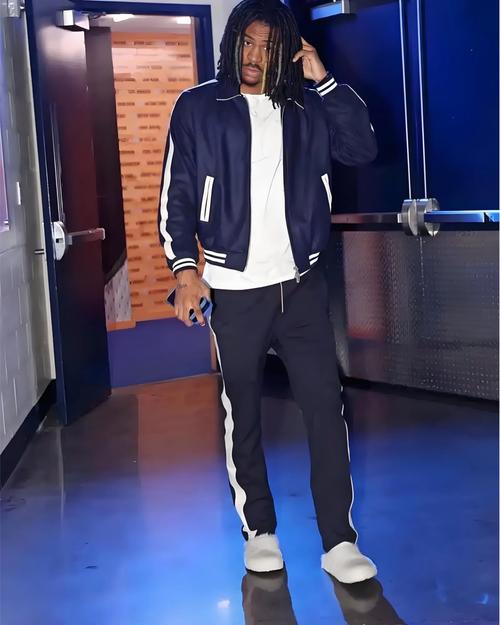 详细阅读:绝对的顶男穿搭!杰拉米-格兰特今日份入场穿搭 一般人真hold不住 绝对的顶男穿搭!杰拉米-格兰特今日份入场穿搭 一般人真hold不住