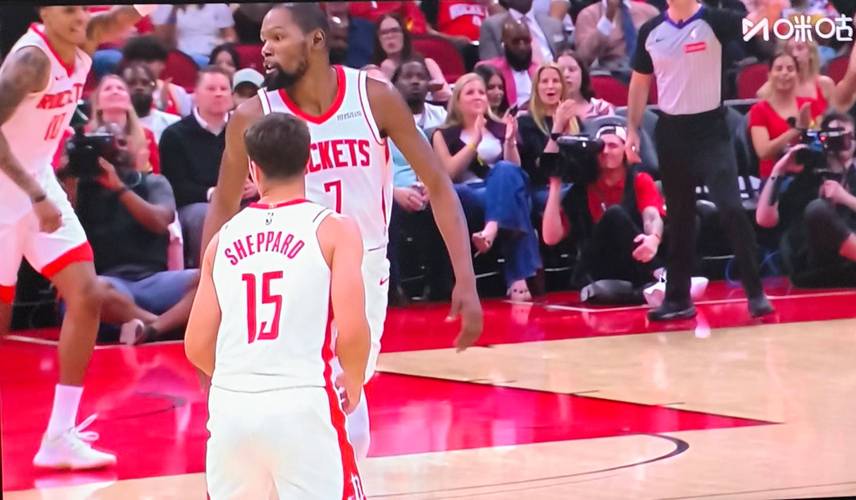 杜兰特申京同时在场时进攻效率131.9！百回合净胜对手19.1分！