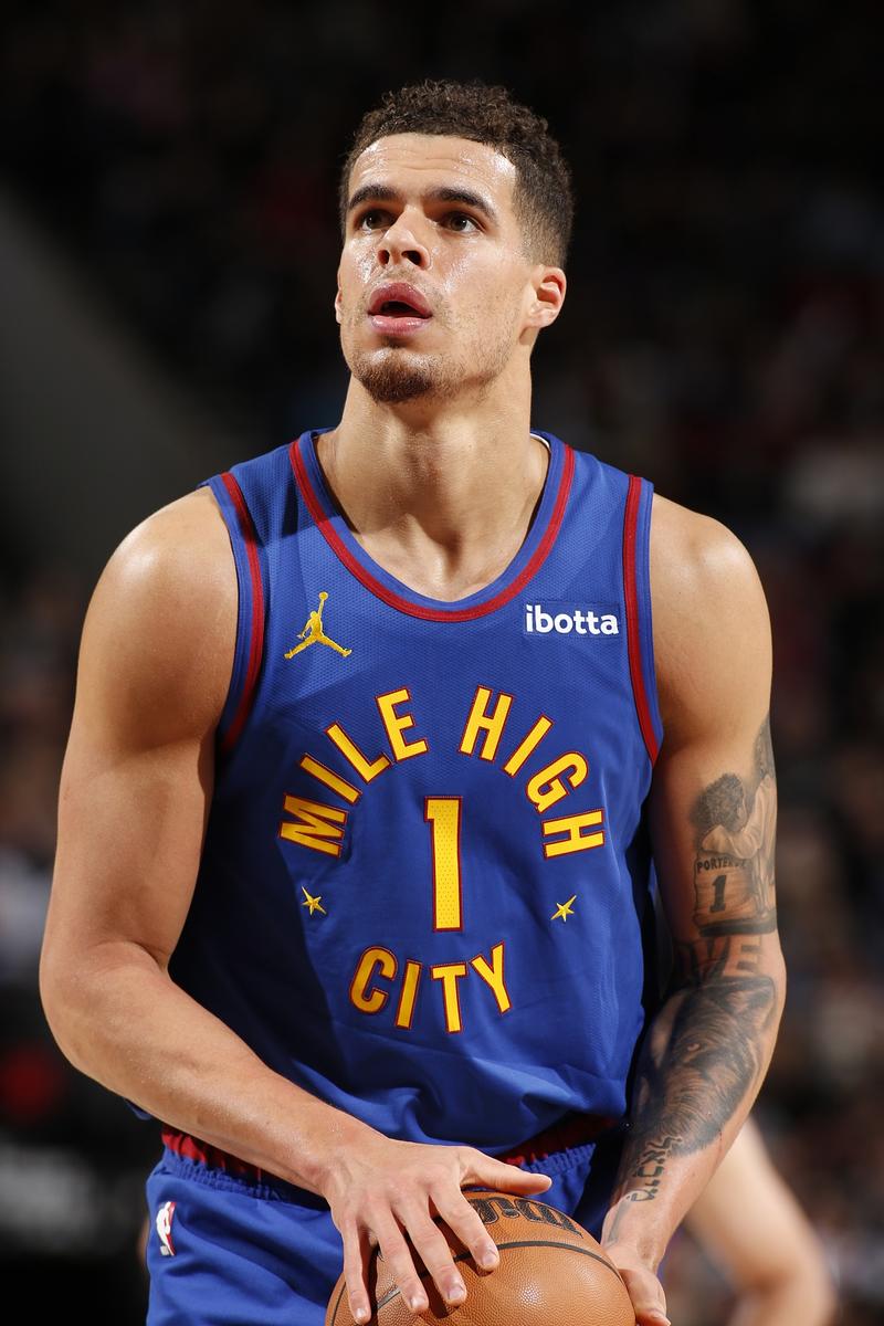 小波特：我们控卫是新秀不稳定想赢球很难 这位置成长需要过程