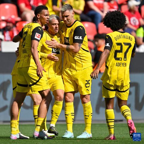 多特德甲前9轮零封6场创造队史纪录，与阿森纳并列五大联赛最多