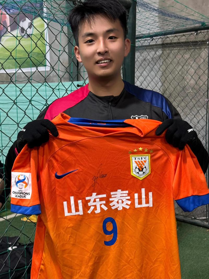 泰山助教:球队所有人都希望瓦科留队,球员转会很正常,祝福瓦科