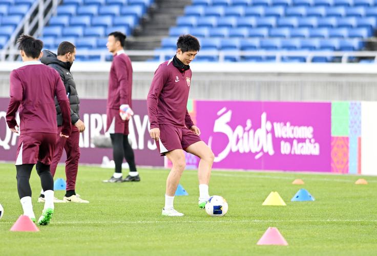 详细阅读:穆斯卡特:已将所有注意力转向亚冠,我们急需追分才有可能出线 穆斯卡特:已将所有注意力转向亚冠,我们急需追分才有可能出线