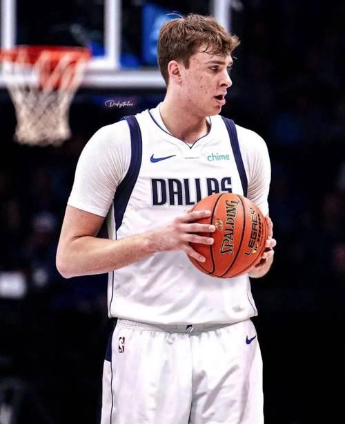 乌度卡：弗拉格技术全面有天赋 他能向独行侠的老将们学习