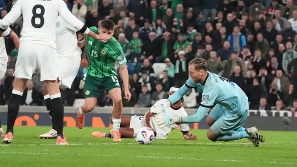 德国一门！霍村35岁门将鲍曼解锁德甲500场里程碑，是历史第14人