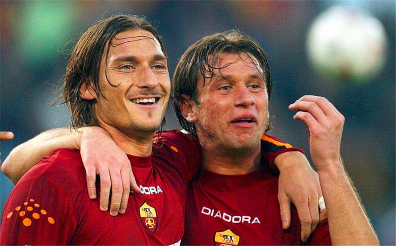 扎戈：托蒂晚上打呼噜说梦话 我朝西蒙尼吐口水是因为他故意挑衅