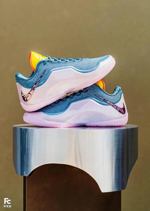 詹姆斯23代“Heatles”配色本月12日正式发售 致敬热火三巨头！