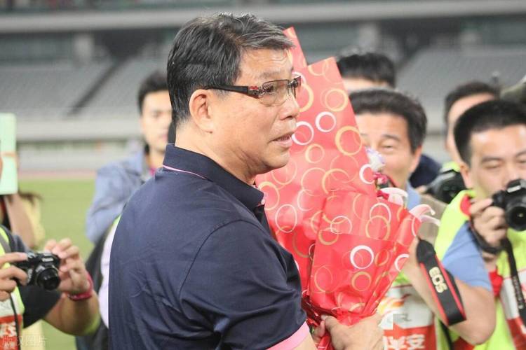 徐根宝：希望海港能给国家队输送更好的球员，我们的目标是世界杯