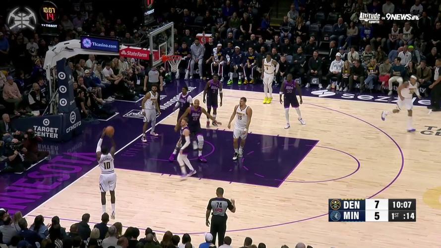 带刀侍卫!小哈达威14中8贡献23分3板 三分11中7